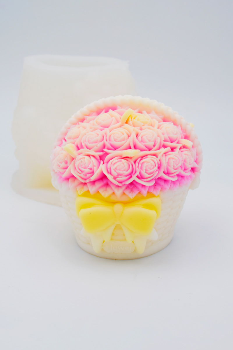 Molde para velas flores en una canasta